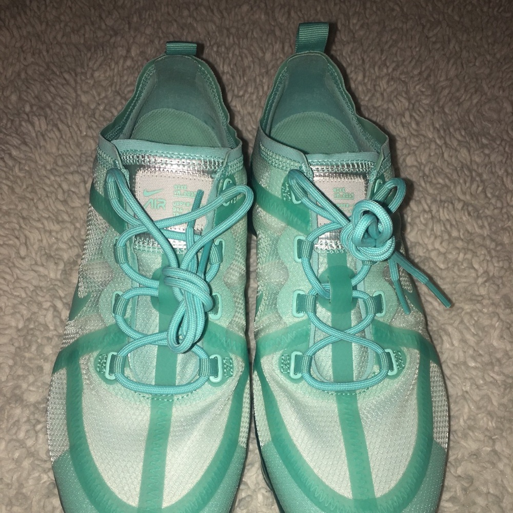 Nike - Picture 3 of 12